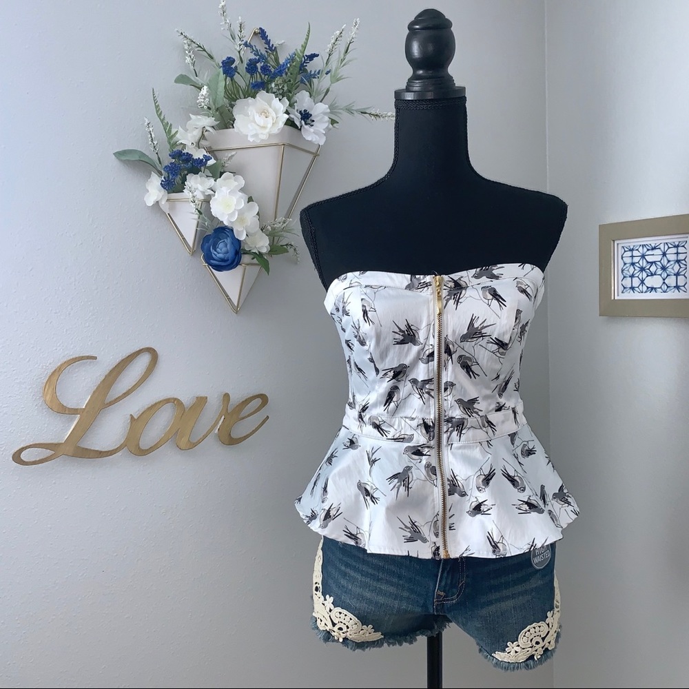 Hummingbird peplum strapless top. Like new. Size M